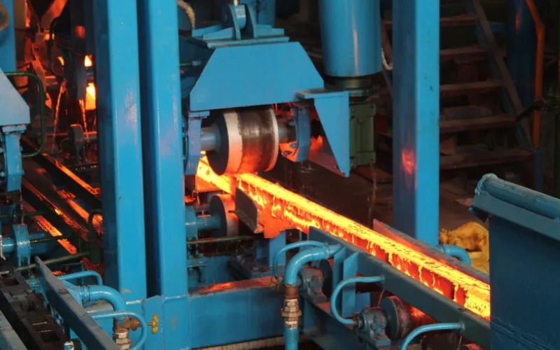 Proceso de laminación en caliente de acero al silicio